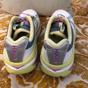 women's ov x hoka bondi b